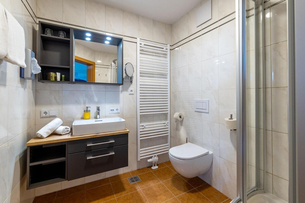גמונדן Seehotel Im Weyer מראה חיצוני תמונה