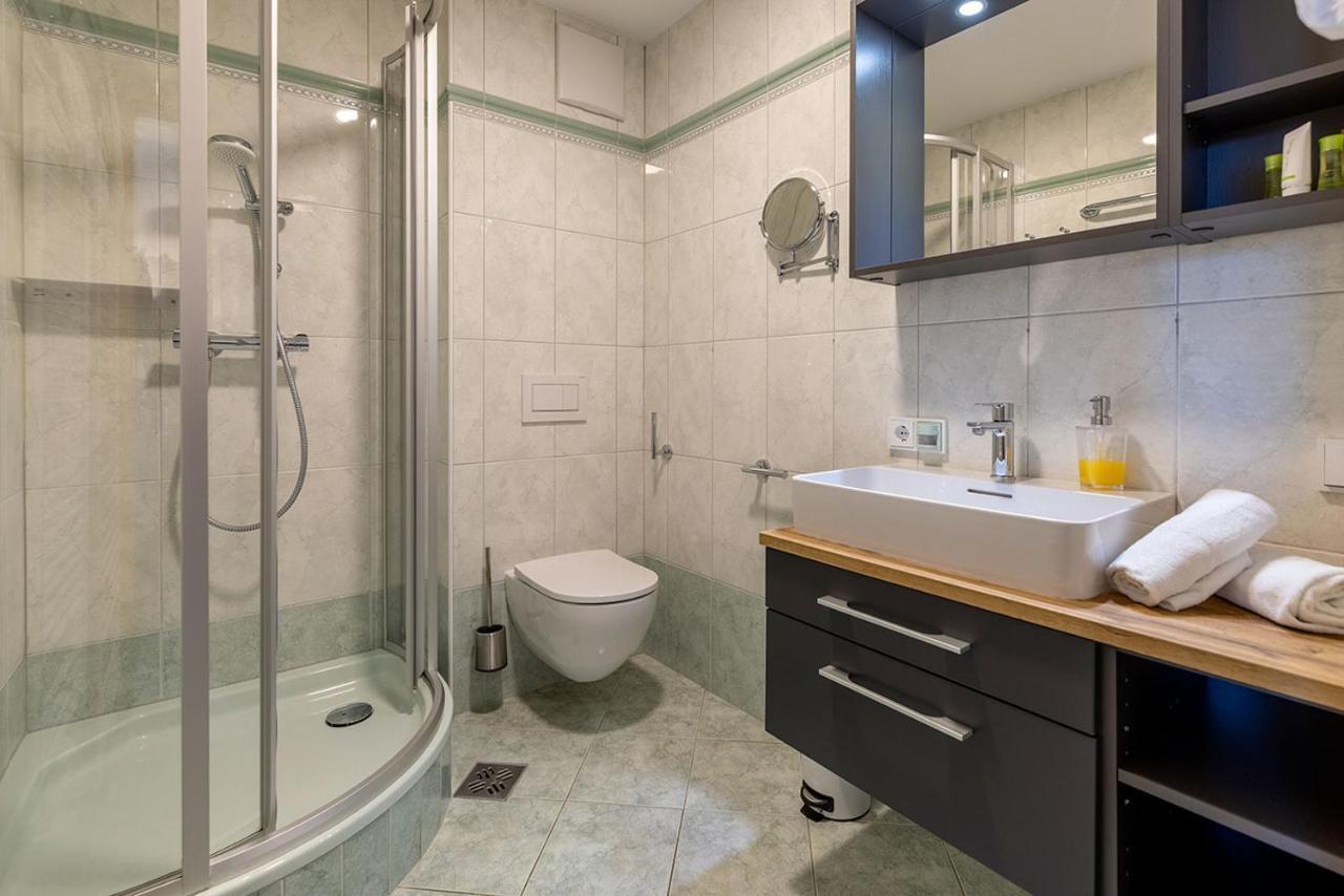 גמונדן Seehotel Im Weyer מראה חיצוני תמונה